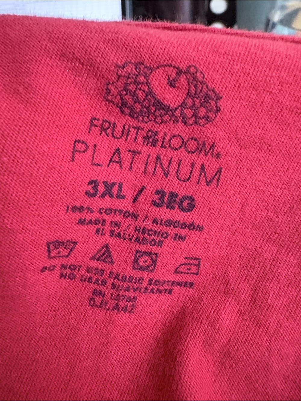Fruit of the Loom Platinum Red Heart Graphic Print Crew Neck T-Shirt 3XL - Picture 3 of 3